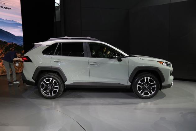 豐田全新RAV4或將提供七座版 加長30mm的軸距有用了